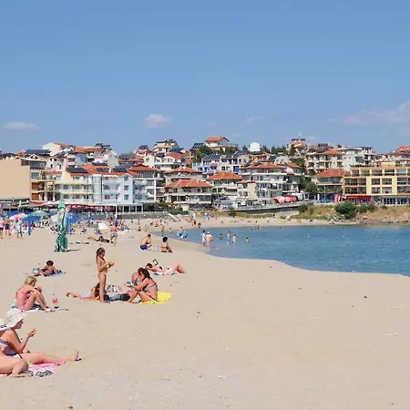 Six-bedroom Holiday In Сasa de vacaciones