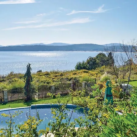 Six-bedroom Holiday In Сasa de vacaciones Sozopol