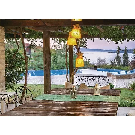 Holiday home Six-bedroom Holiday In Sozopol